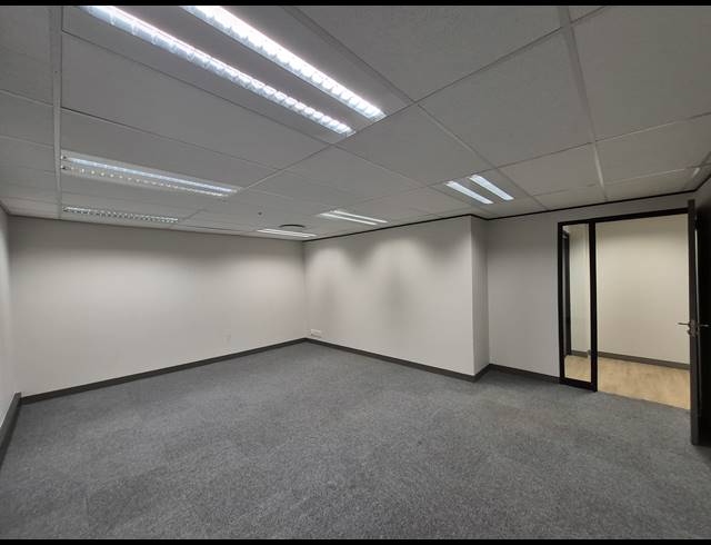 675M² OFFICE TO LET IN SANDTON CENTRAL